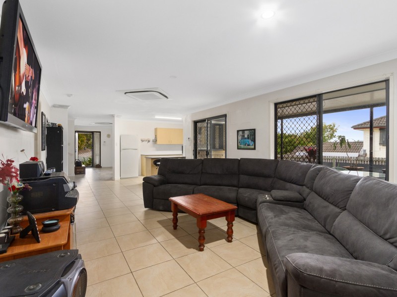 6 Meike Crescent, Tanah Merah QLD 4128