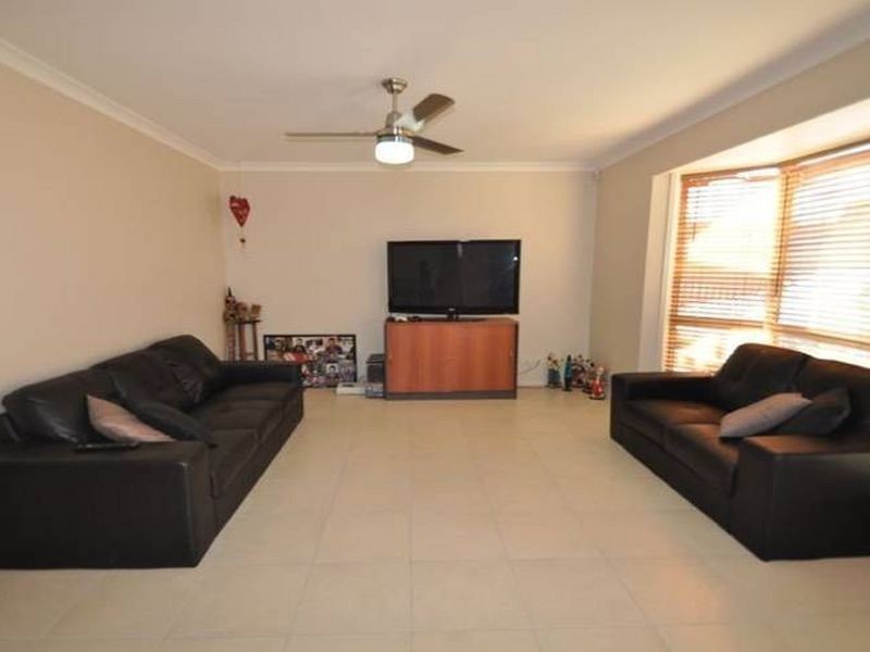 9 Houston Drive, Crestmead QLD 4132