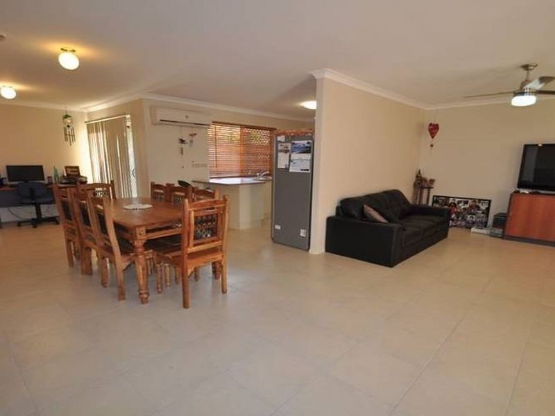 9 Houston Drive, Crestmead QLD 4132