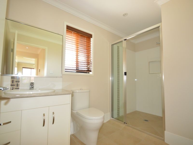 5 Francis Road, Shailer Park QLD 4128