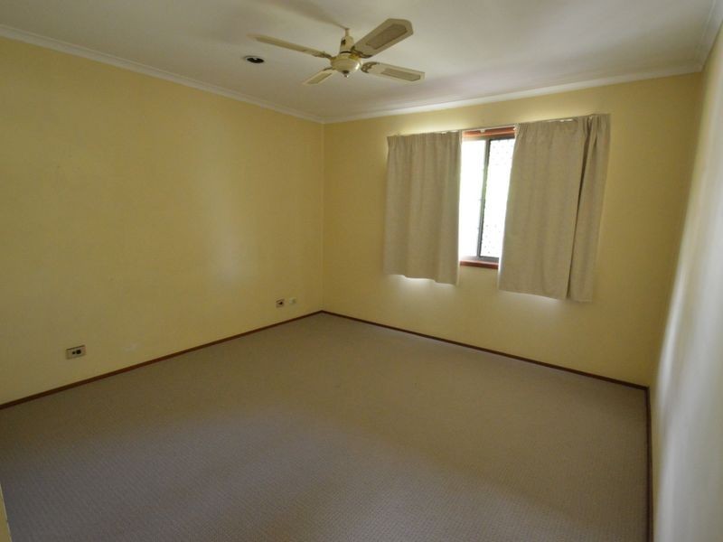 18 Ermington street, Daisy Hill QLD 4127