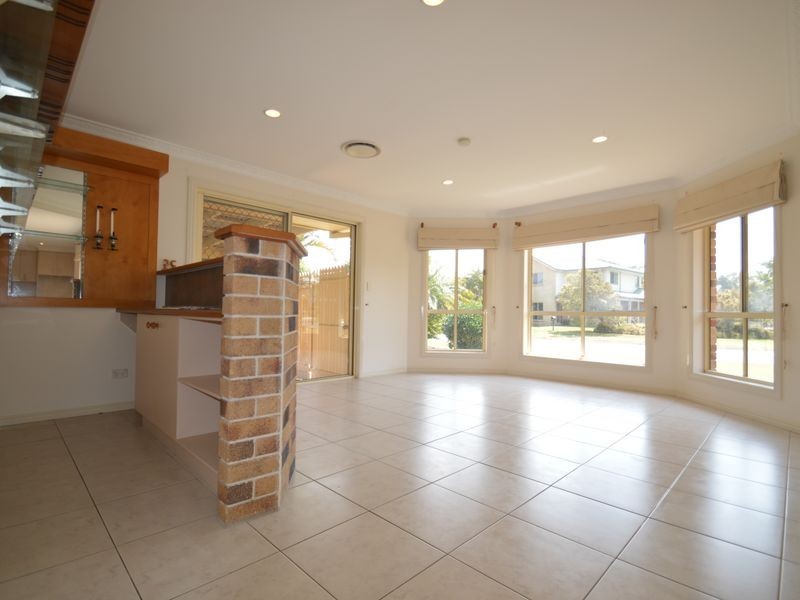 4 St Andrews Drive, Cornubia QLD 4130