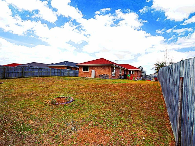 33 Lake Cootharaba Place, Logan Reserve QLD 4133