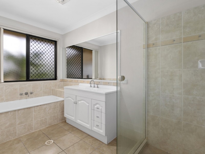 50 Meadowbrook Drive, Meadowbrook QLD 4131