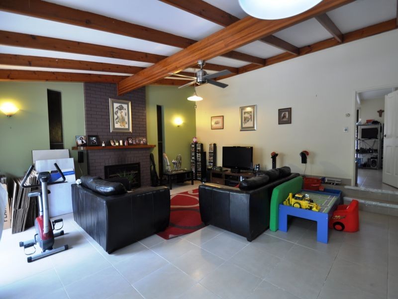 1 Barokee Drive, Tanah Merah QLD 4128