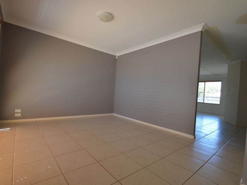 25 Kinross La, Bethania QLD 4205