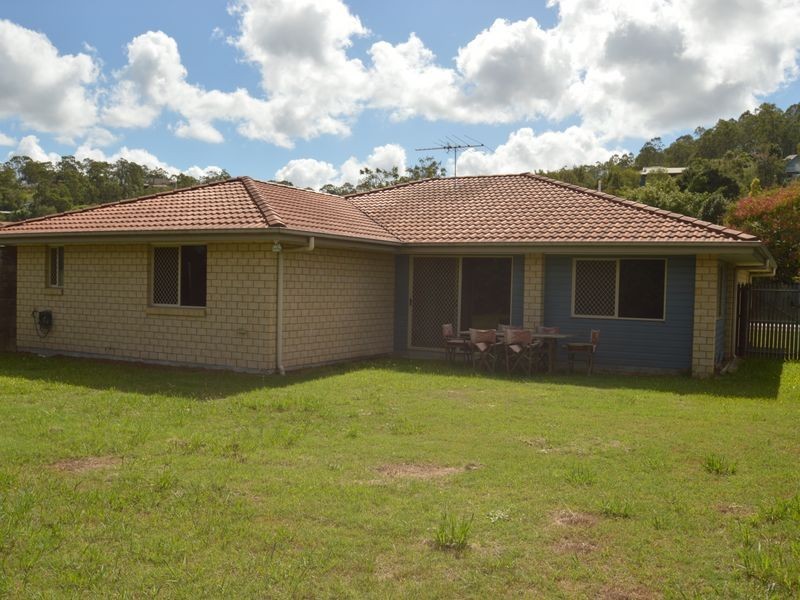 135 Pohon Drive, Tanah Merah QLD 4128