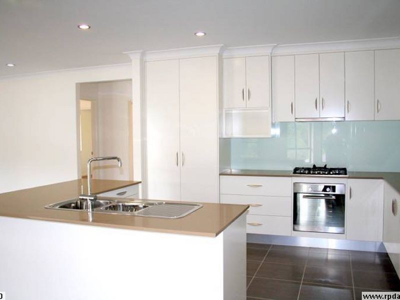 4 Clem Close, Daisy Hill QLD 4127