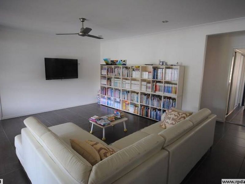4 Clem Close, Daisy Hill QLD 4127