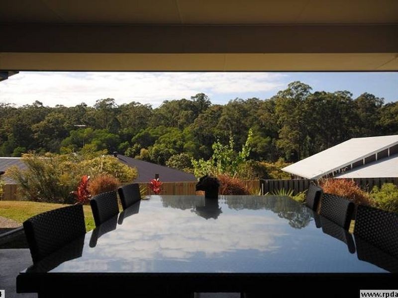 4 Clem Close, Daisy Hill QLD 4127