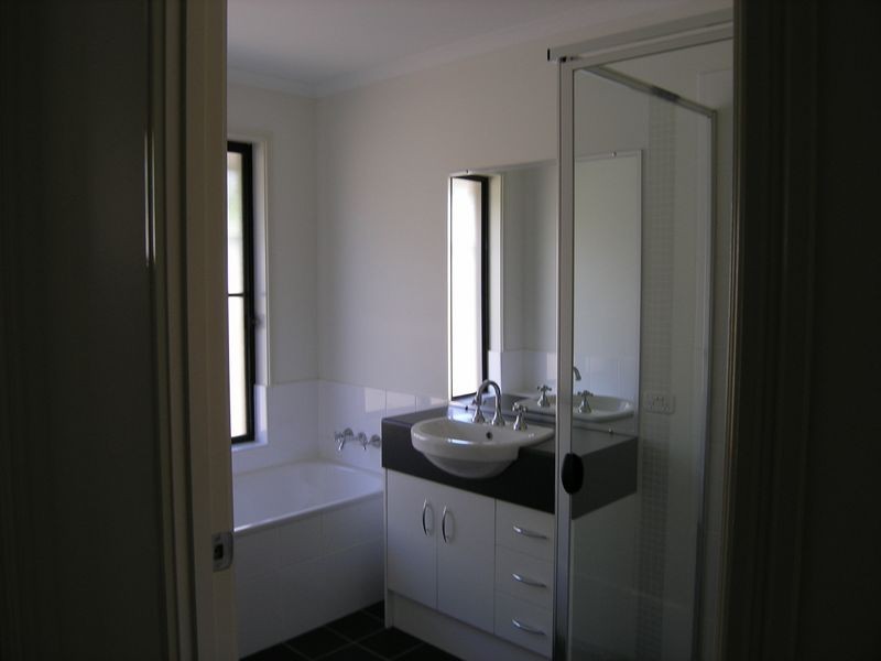 3 Lilyvale Cres, Ormeau QLD 4208