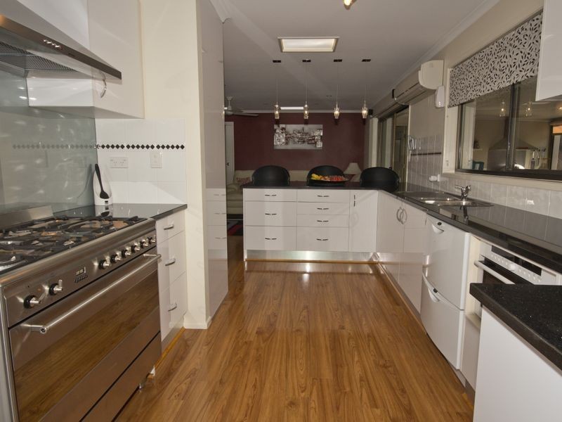 2 Seers Court, Shailer Park QLD 4128