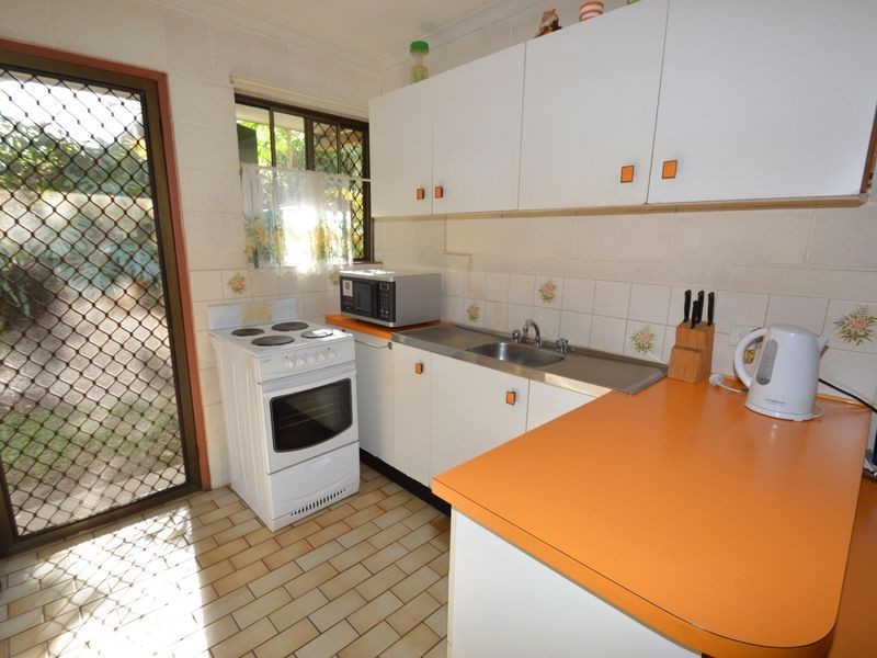 2/65 North Road, Woodridge QLD 4114