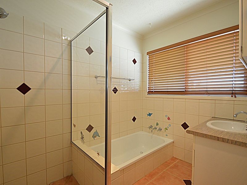 4 Inverell Court, Loganholme QLD 4129