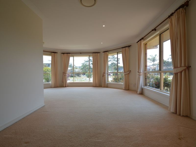 4 St Andrews Drive, Cornubia QLD 4130