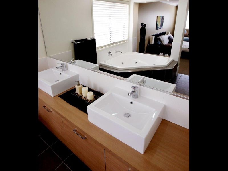 96 John Markwell Parade, Daisy Hill QLD 4127