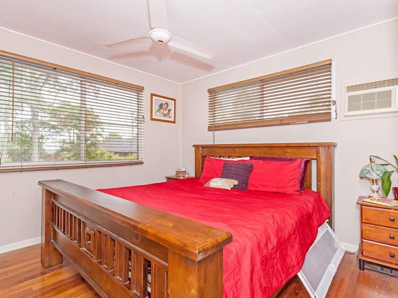 42 Paradise Road, Slacks Creek QLD 4127