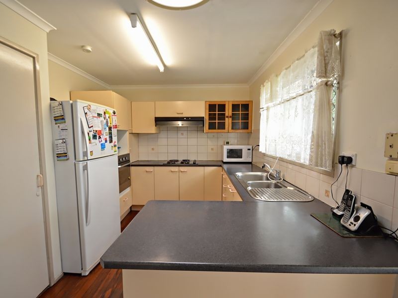17 Sarah Street, Loganlea QLD 4131