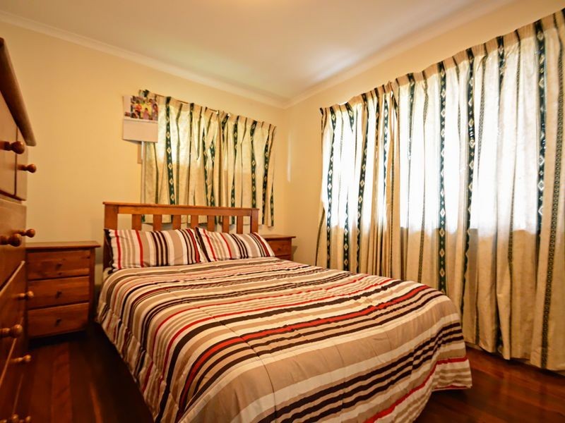 17 Sarah Street, Loganlea QLD 4131