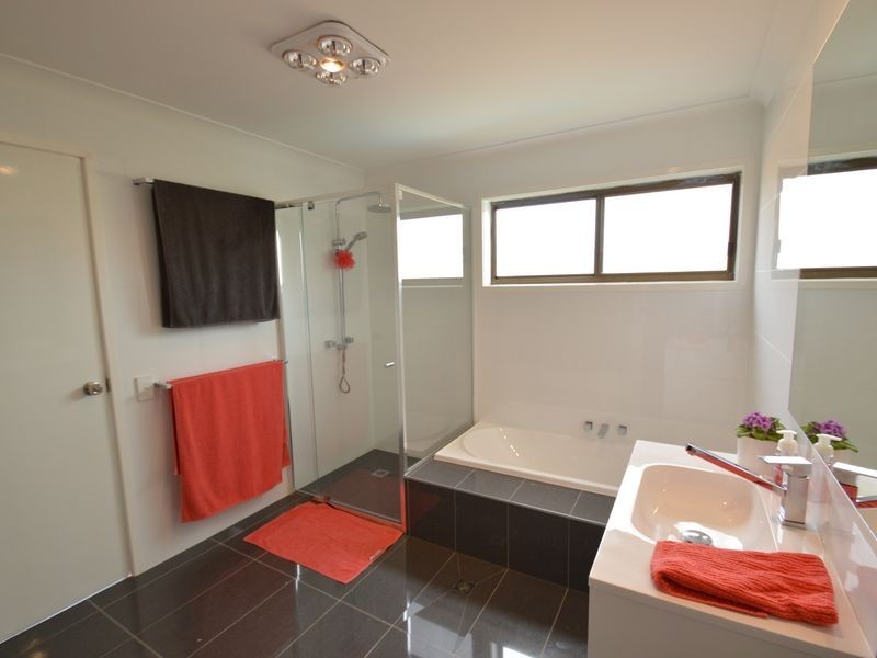 8 Yampi Court, Shailer Park QLD 4128