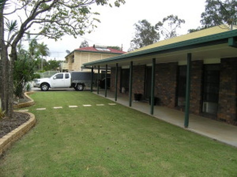 10 Village Drive, Daisy Hill QLD 4127