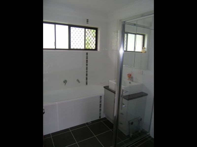 10 Village Drive, Daisy Hill QLD 4127