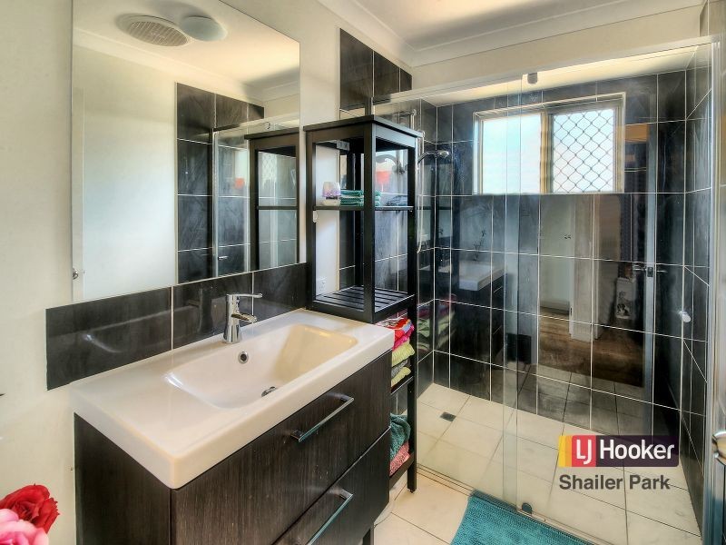 10 Burdekin Court, Hillcrest QLD 4118