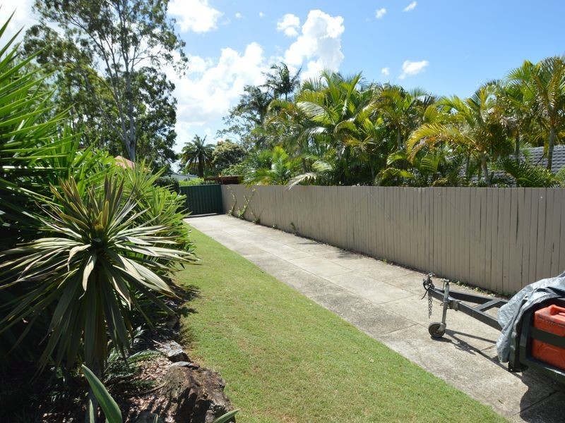 15-17 Boronia Avenue, Daisy Hill QLD 4127