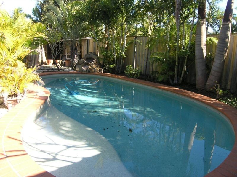 8 Parry Court, Windaroo QLD 4207