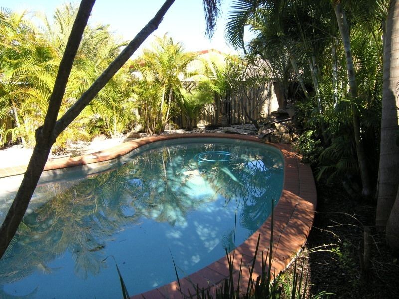 8 Parry Court, Windaroo QLD 4207