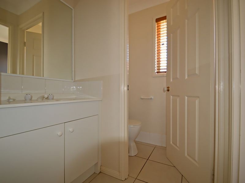 25 Kinross Lane, Bethania QLD 4205