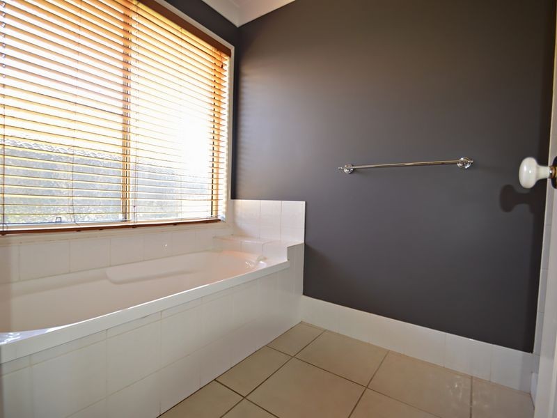 25 Kinross Lane, Bethania QLD 4205