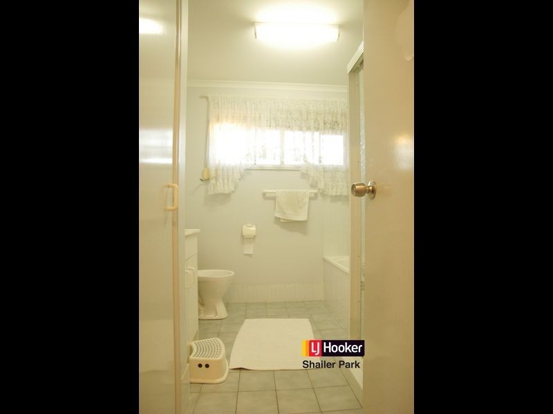 2 Jitra Place, Tanah Merah QLD 4128