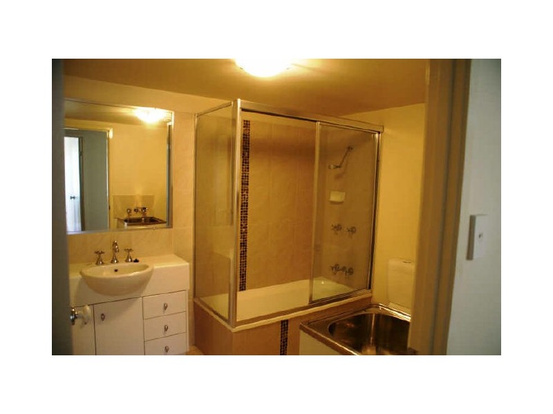 3/102 Glenalva Street, Enoggera QLD 4051