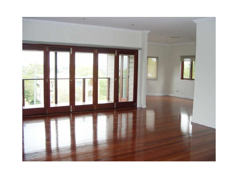 7b Rosary Crescent, Highgate Hill QLD 4101