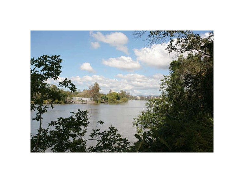 53 Fraser Tce, Highgate Hill QLD 4101