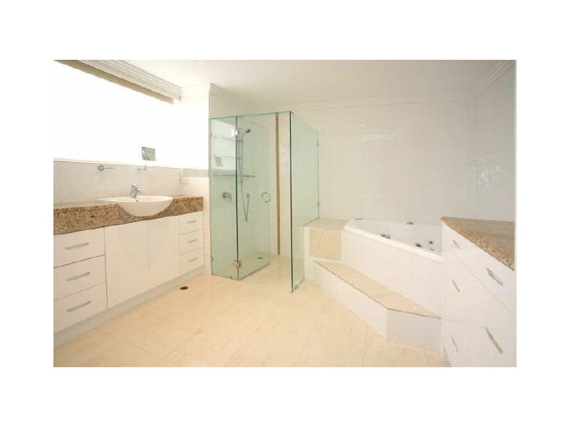 44 & 45/104 Dornoch TCE, Highgate Hill QLD 4101