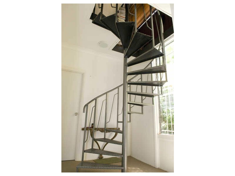 82 Hampstead Rd, Highgate Hill QLD 4101