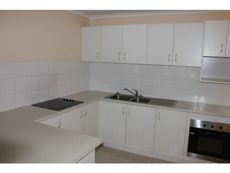 18 Sungold Avenue, Southport QLD 4215