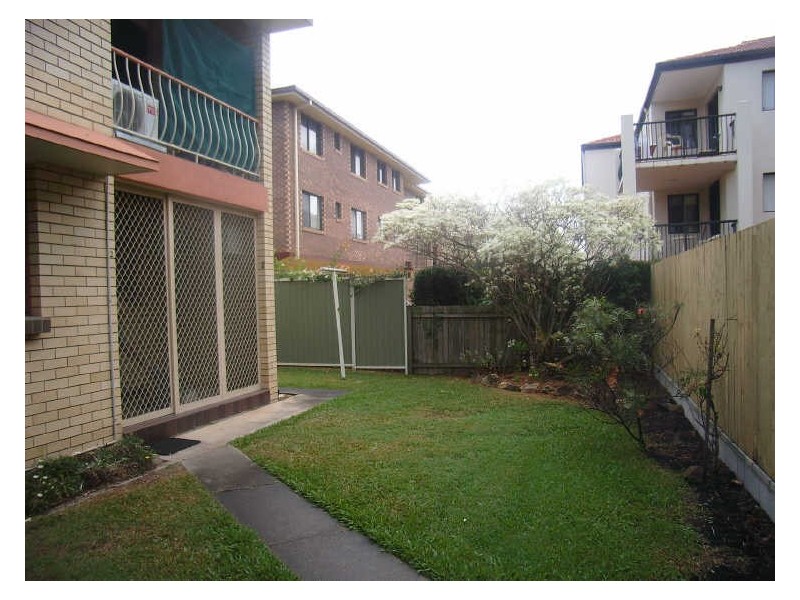 2/10 Lather Street, Southport QLD 4215