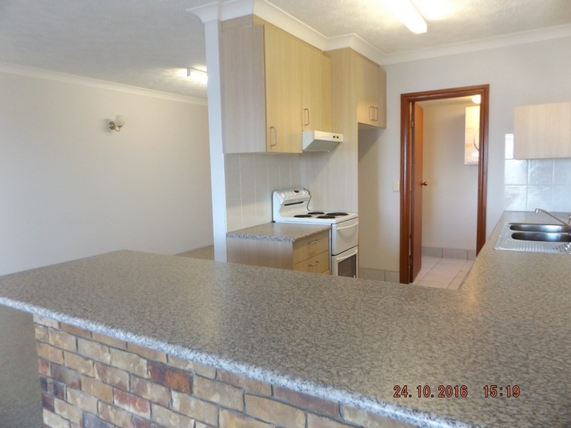 2/264 Marine Parade, Labrador QLD 4215