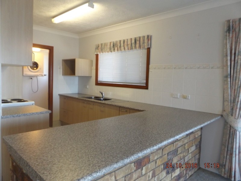 2/264 Marine Parade, Labrador QLD 4215