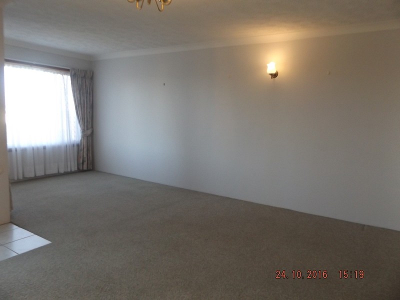 2/264 Marine Parade, Labrador QLD 4215