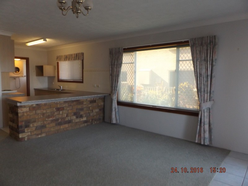 2/264 Marine Parade, Labrador QLD 4215