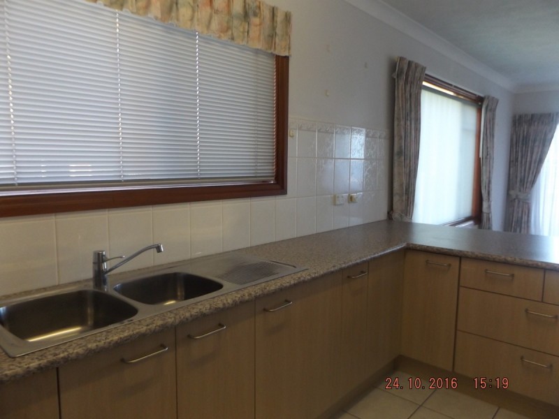 2/264 Marine Parade, Labrador QLD 4215