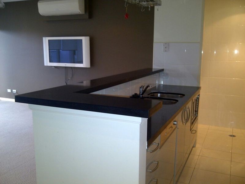 402/3 Como Crescent, Southport QLD 4215