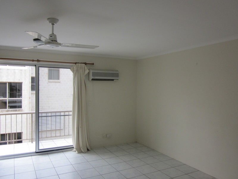 8/15 Lather Street, Southport QLD 4215