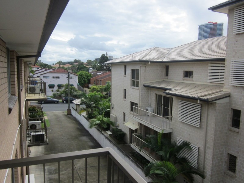 8/15 Lather Street, Southport QLD 4215