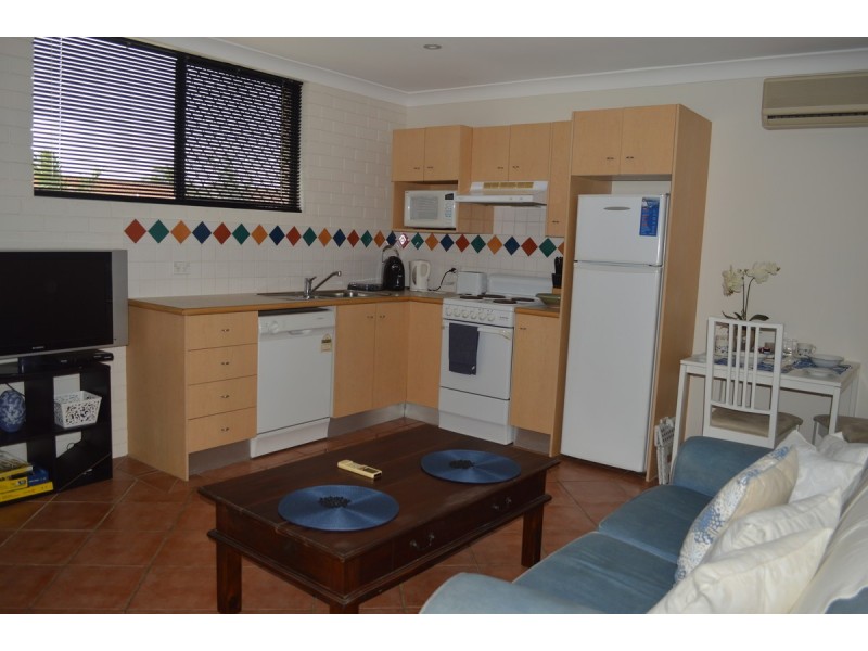 306/132 Marine Parade, Southport QLD 4215