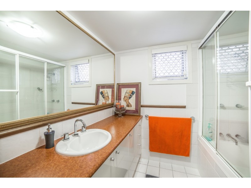 9 Parkview/100 Cotlew Street East, Southport QLD 4215